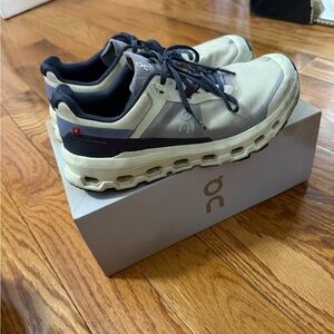 On Running Men's Cloudmonster Shoes in Cream and Navy